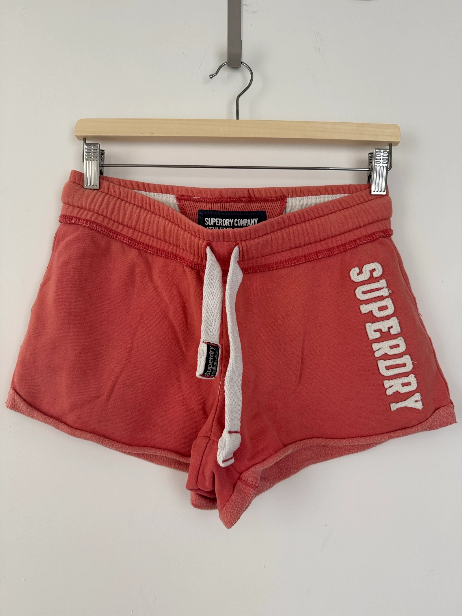 Short court Superdry rose corail – Taille XS  